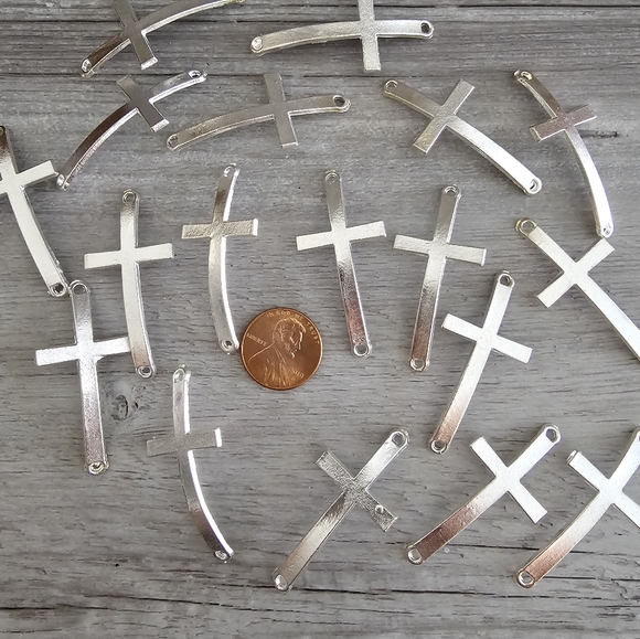 023 Silver Toned Cross Charms for Jewelry Making- 18 pieces - Picture 3 of 3